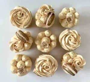 MUFFINKI BEŻOWO ZŁOTE