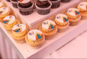 MUFFINKI Z LOGO KOLOROWE