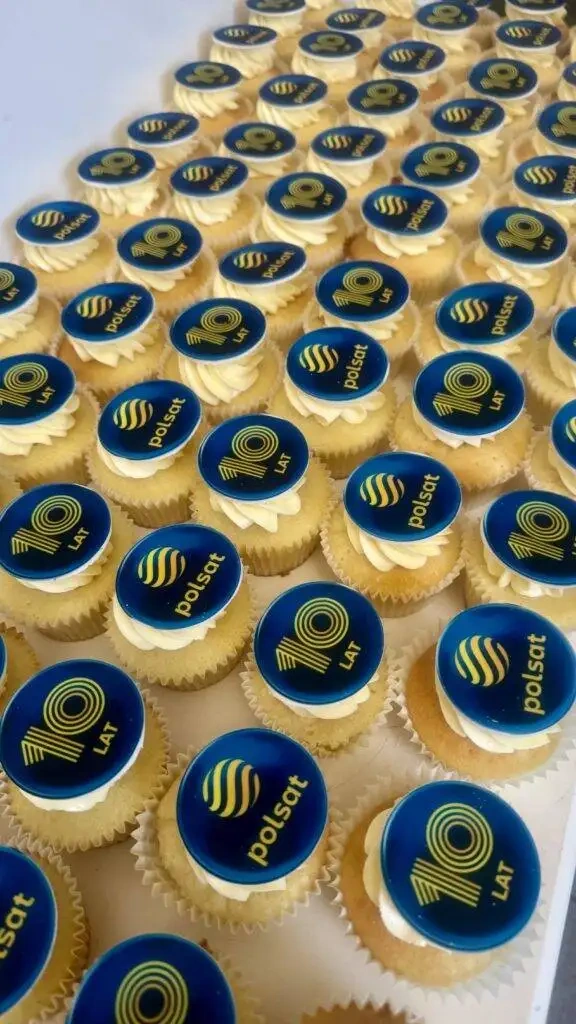 MUFFINKI Z LOGO POLSAT