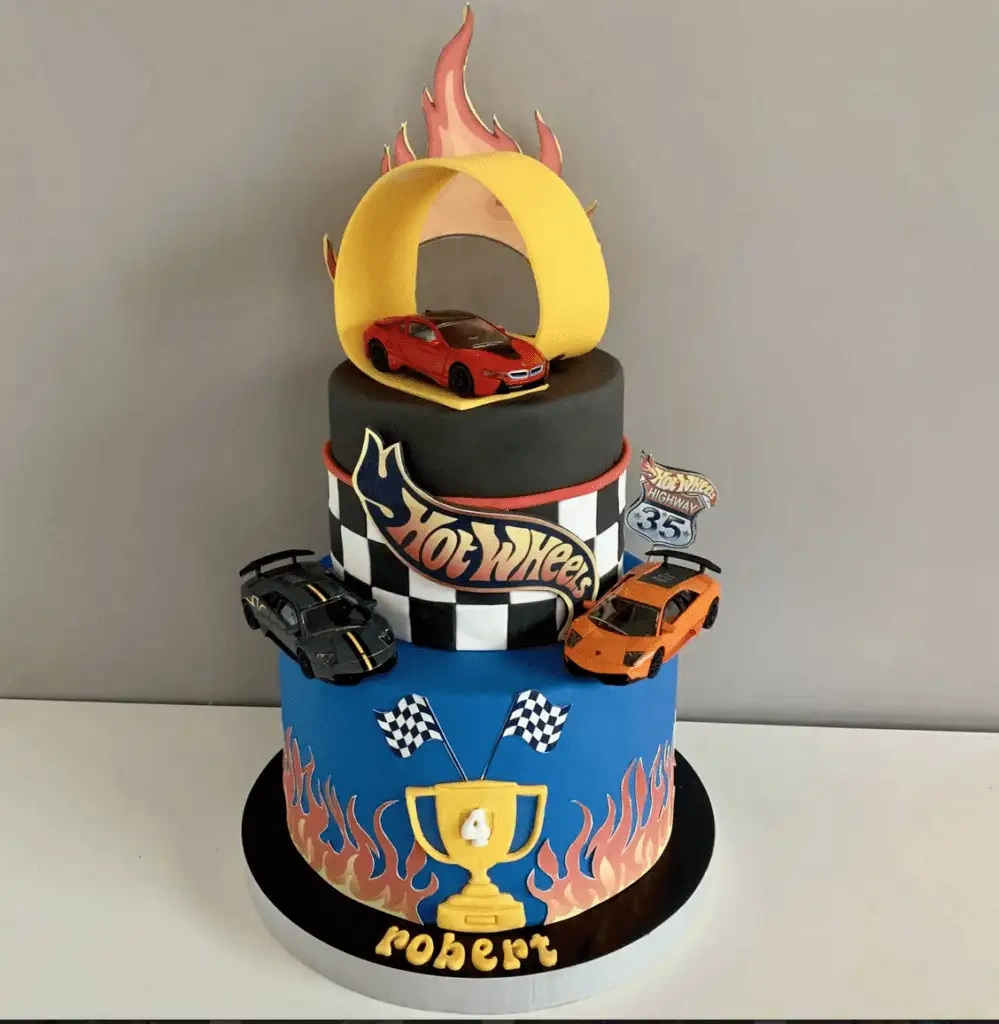 Wyścigowy tort z samochodem dla chłopca, Tort Hot Wheels Duży