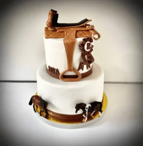 Tort Jeździecki z figurką konia – torty urodzinowe Warszawa od AleTort