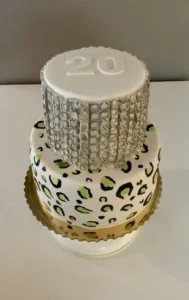 TORT NA 20 URODZINY JULII W.