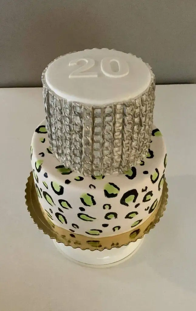 TORT NA 20 URODZINY JULII W.