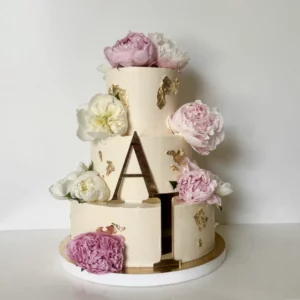 TORT WESELNY Z PEONIAMI