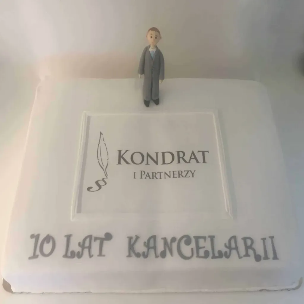 Tort dla Kancelarii Jubileusz – elegancka oprawa jubileuszu