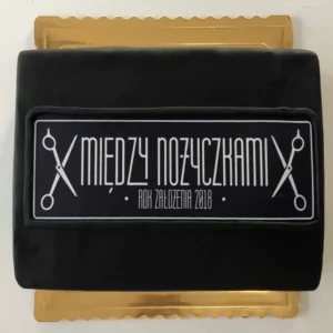 Tort Firmowy Między nożyczkami - elegancki motyw w stylu salonowym