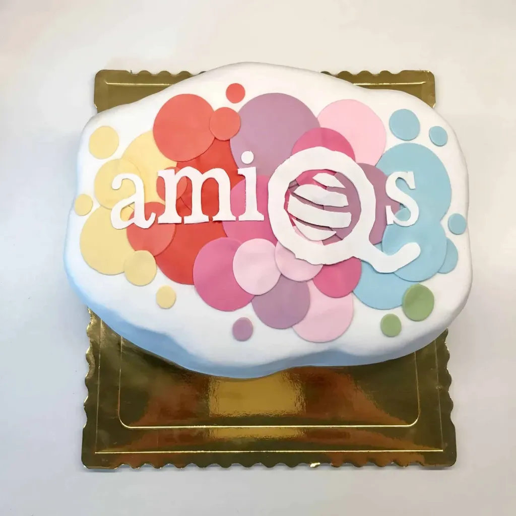 Tort Firmowy Amiqus – elegancki projekt z personalizacją na event
