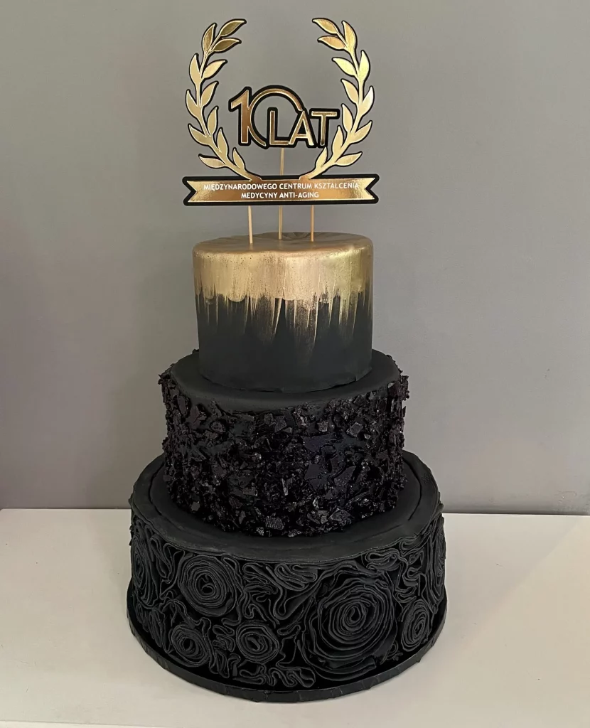 Tort firmowy Czarno Złoty – elegancka oprawa eventu w stylu premium