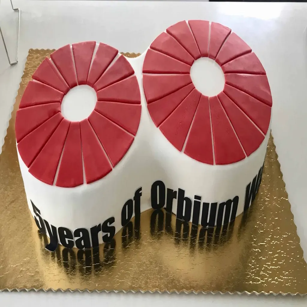 Tort dla Firmy Orbium – elegancka oprawa firmowego spotkania