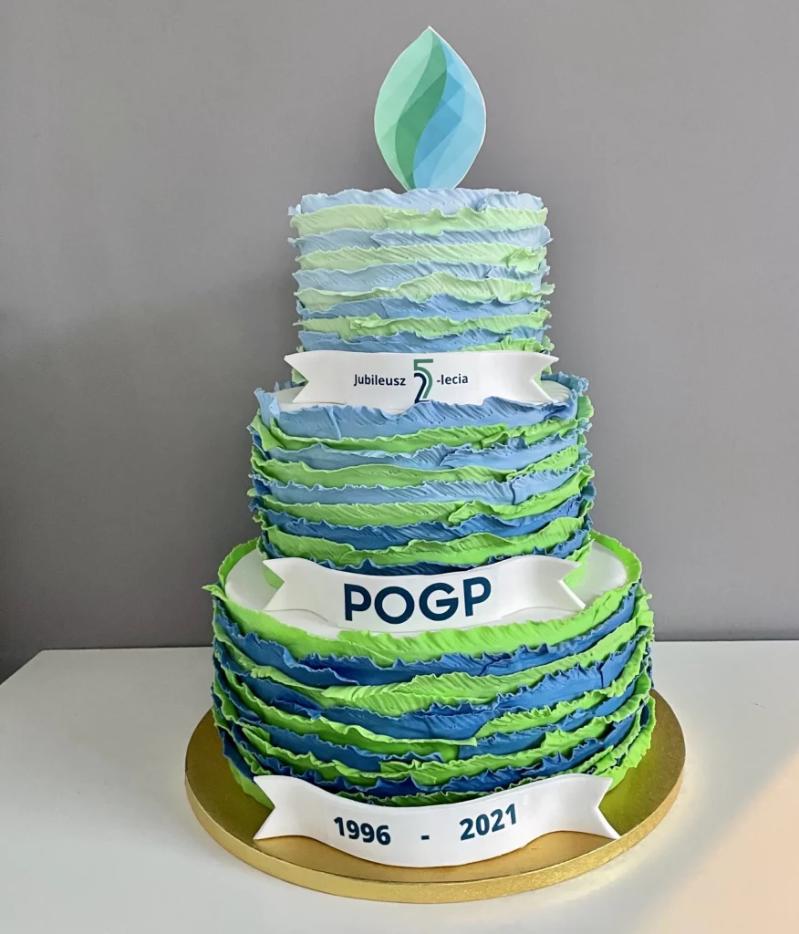 Tort firmowy POPG – elegancki tort z logo na firmowe świętowanie