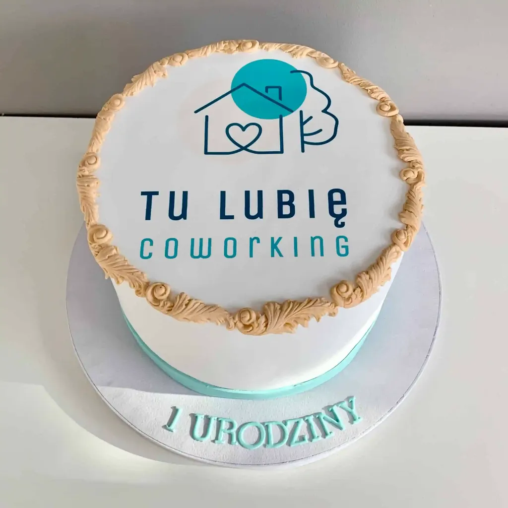 Elegancki Tort Firmowy z logo na zamówienie Warszawa