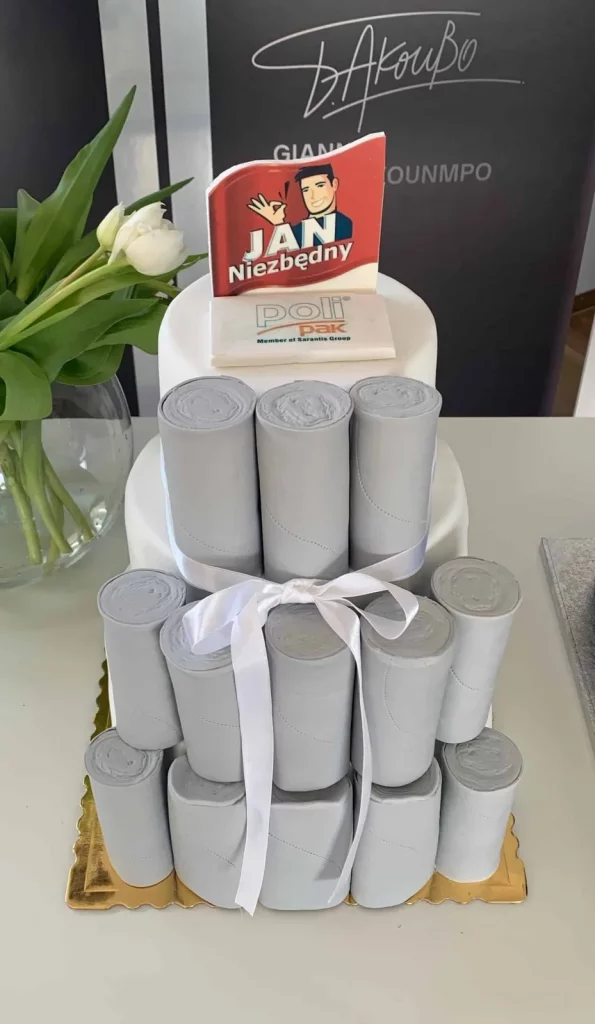 Tort Jan Niezbędny – elegancki tort firmowy na zamówienie Warszawa