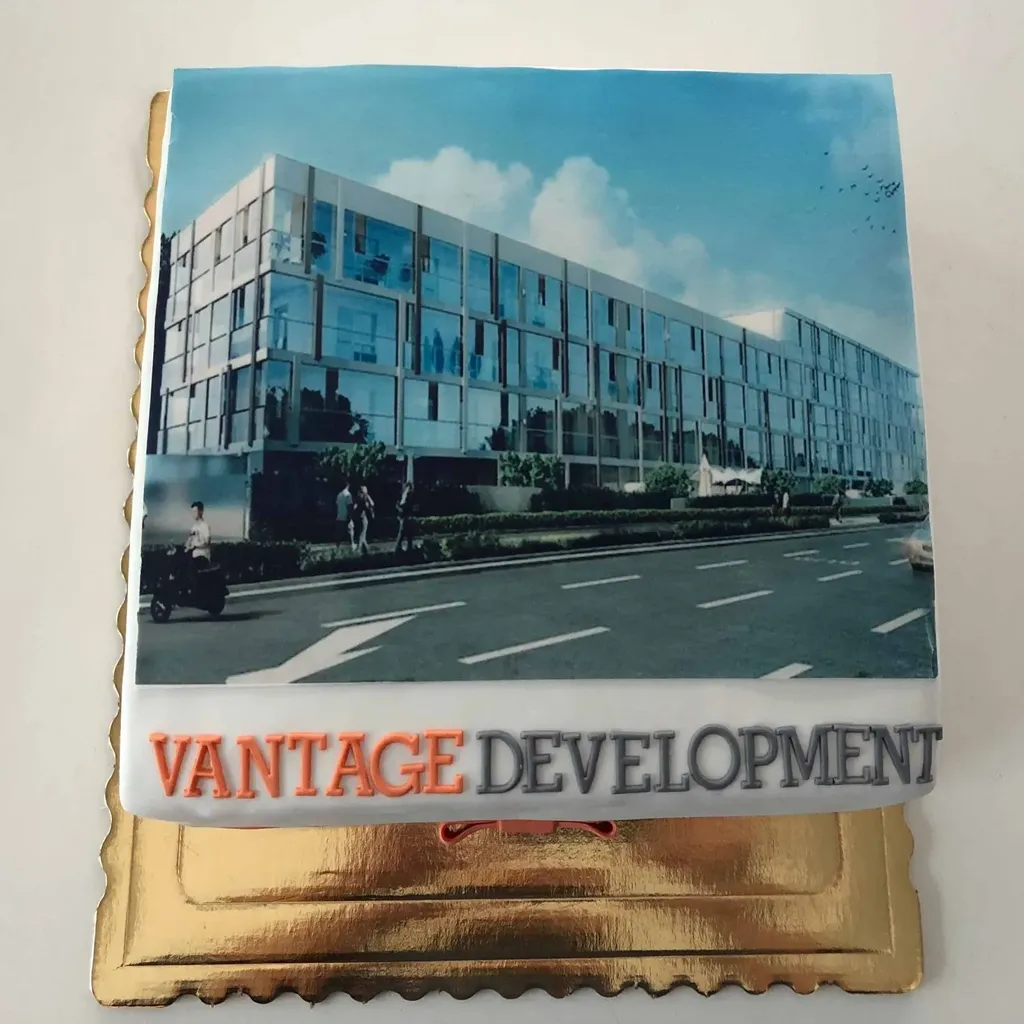 Tort z wydrukiem – personalizowana słodycz na event