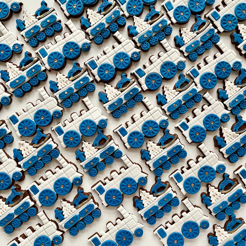 PIERNICZKI ŚWIĄTECZNE POCIĄG