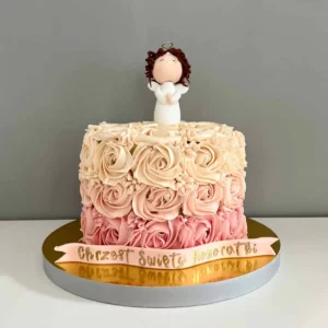 Pastelowy Tort na Chrzciny z delikatną dekoracją