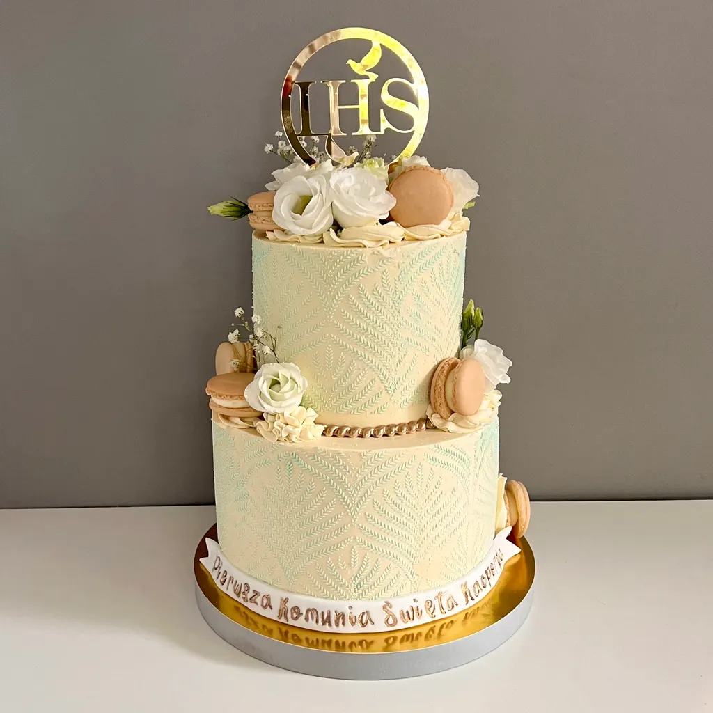 TORT NA KOMUNIĘ DLA DZIEWCZYNKI