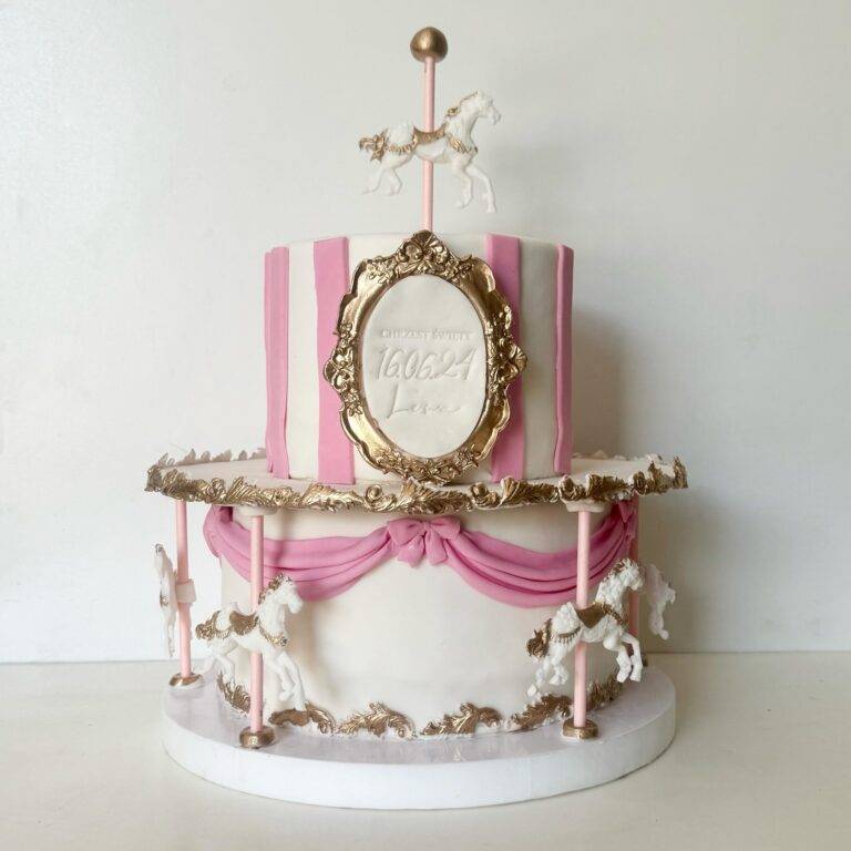 Tort - różowa karuzela z konikami dla dziewczynki