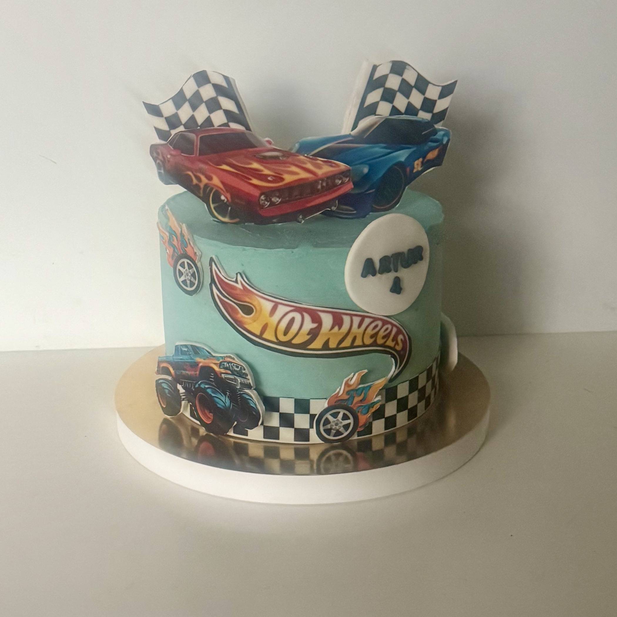 Dziecięcy tort z samochodem dla chłopca - Tort Hot Wheels