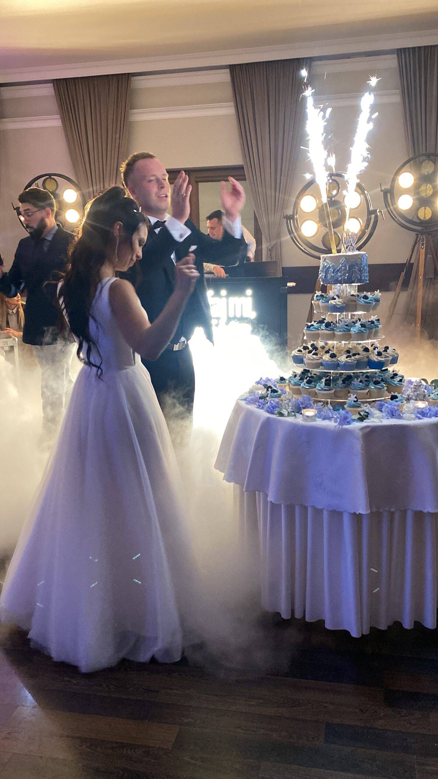 Tort muffinkowy w zimowej odsłonie – Tort Muffinkowy AleTort Warszawa